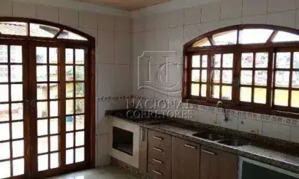 Casa com salão comercial a venda no bairro Vila Suíça em Santo André. Sendo 540 m² de área construída