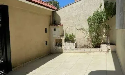 Casa térrea 2 dormitórios, 3 vagas 120 m² de área construída / Vila Camilopolis - Santo André