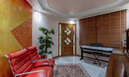 Sobrado com 3 suítes e fino acabamento para locação na Vila Camilópolis – 195m² de conforto!