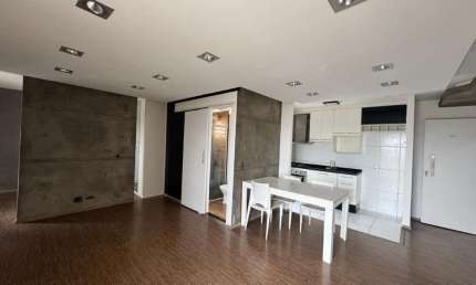 Apartamento com 1 dormitório e 2 vagas de garagem - Vila Bela