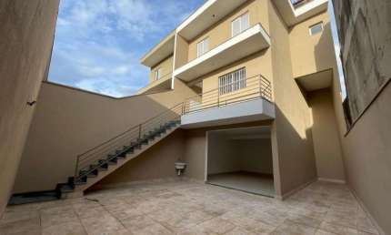 Casa com 3 quartos para alugar no Jardim Guairaca, São Paulo 