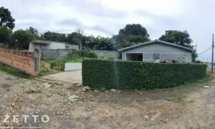 Casa com 2 quartos e um excelente terreno - vila cristina.