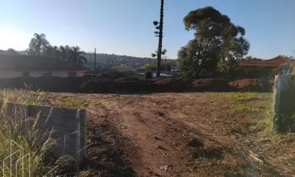 Terreno de Esquina na Região do Órfãs- Excelente Localização