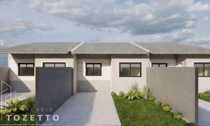 Casa com amplo terreno nos fundos no Parque Auto Estrada