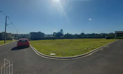 Excelente terreno de esquina à venda no Res. Valle do Sol