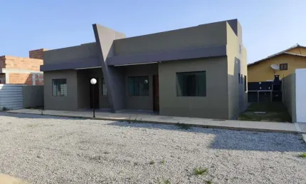 Casa para Venda em Rio das Ostras, Chácara Marilea, 2 dormitórios, 1 suíte, 1 banheiro, 2 vagas