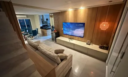 Sobrado em rua fechada com 318m² suíte master com 66m²,piscina alvenaria  sacada nos 3 quartos