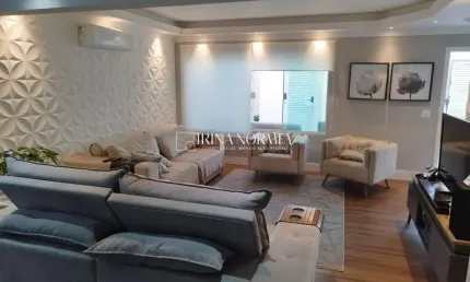 Casa Térrea à Venda com 3 Quartos e 289m², com Piscina e 6 Vagas