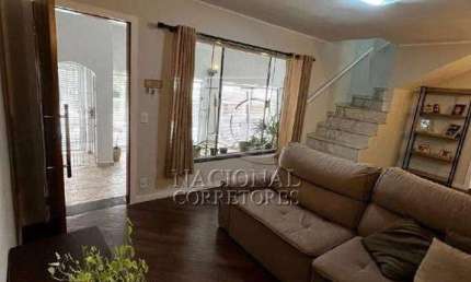 Ótimo sobrado para locação no bairro Vila Alpina, 180 m² de área construída, valor de R$ 5.350,00