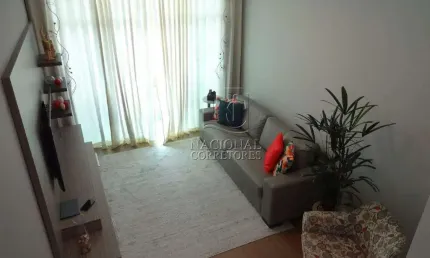 Oportunidade!! Sobrado mobiliado à venda no bairro Vila Valparaíso, amplo e com 147 m² de área construída, no valor de R$ 890.000,00