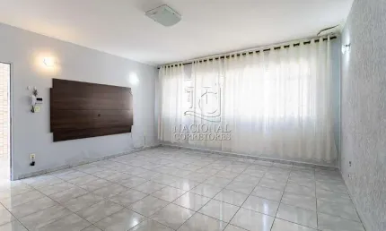 Casa térrea para locação no bairro Santa Terezinha – 198m², 2 dorms, 4 vagas!
