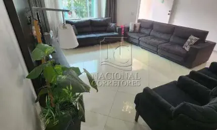 Lindo sobrado 3 suítes, 6 vagas com 248m² no bairro Olímpico em São Caetano do Sul