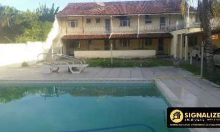 Duas Casas com 05 quartos e piscina - Palmeiras Cabo Frio
