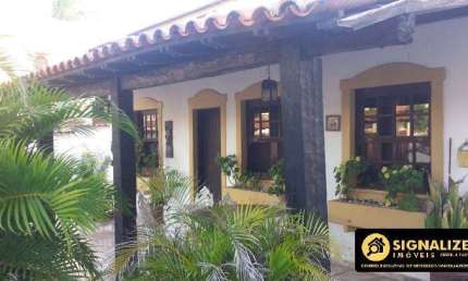 OPORTUNIDADE ÚNICA: CASA EXUBERANTE NO CENTRO DO PERÓ, CABO FRIO/RJ