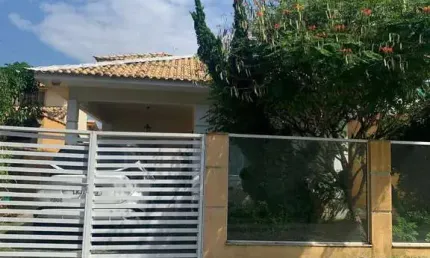 ENCANTADORA CASA À VENDA NO CONDOMÍNIO DOS PÁSSAROS,  CABO FRIO/RJ