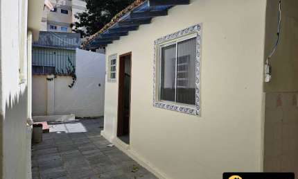 CASA À VENDA NO BAIRRO VILA NOVA EM CABO FRIO/RJ - ÓTIMA LOCALIZAÇÃO