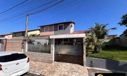 CASA DUPLEX EM CONDOMÍNIO FECHADO COM ESTRUTURA COMPLETA - SÃO PEDRO/RJ