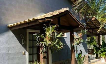 LOCAÇÃO FIXA - EXCELENTE CASA COM PISCINA EM CONDOMÍNIO