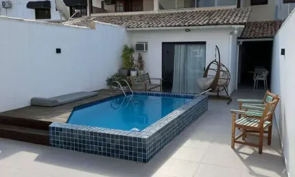 CASA INDEPENDENTE À VENDA COM PISCINA - PALMEIRAS, CABO FRIO/RJ