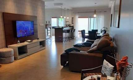 Casa térrea com 03 dormitórios à venda no Condomínio San Marco.