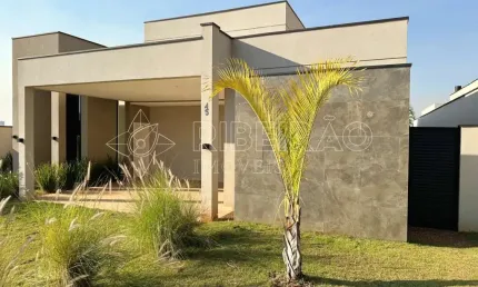 Casa Térrea com Piscina à venda em Condomínio 03 suítes 04 vagas Alphaville