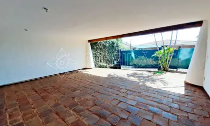 Casa térrea comercial com 3 dormitórios próximo à Av. Caramuru.