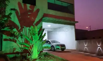 Casa sobrado em condomínio com 3 dormitórios e 4 vagas de garagem