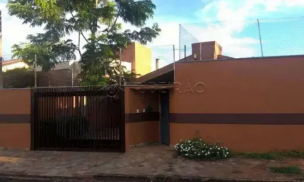 Casa 4 dormitórios com piscina locação e venda na ribeirania