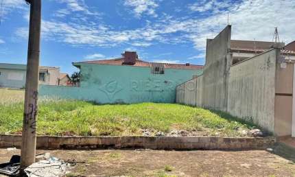 Terreno no Bairro A. Boa Vista com 308 m², plano, ilha.