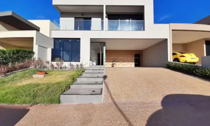 Sobrado no bairro vila do golf em condomínio com 03 suites, armários planejados, escritório, varanda gourmet, churraqueira e piscina.