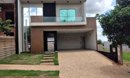 Sobrado à venda em Condomínio Reserva Imperial com 3 suítes e piscina