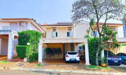 Casa para venda com 4 dormitórios e 2 vagas no Condomínio São Francisco Village