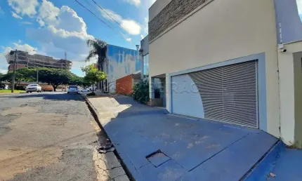 Imóvel comercial  próximo Av. 13 de maio, com studio equipado, recepção, 04 salas.