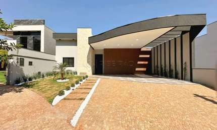 Casa térrea diferenciada à venda em Condomínio Valência