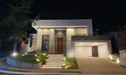 Casa Térrea à venda com Piscina, 3 suítes 4 vagas Vila do Golf