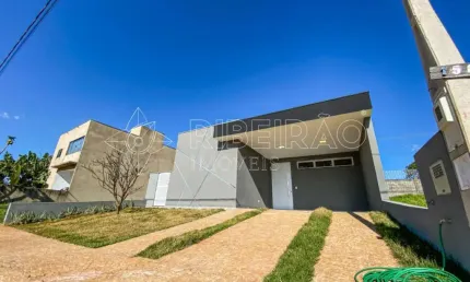 Casa Térrea com Piscina à venda em Condomínio 3 suítes 4 vagas