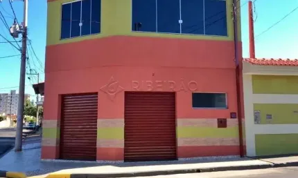 Sobrado comercial de esquina  no Bairro Vila Tibério com 172,00 de construção  salão comercial e escritório.