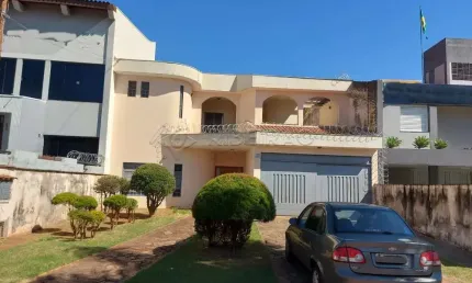 Sobrado para locação e venda com 5 suítes e 6 vagas no Alto da Boa Vista