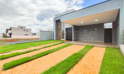 Casa térrea com 3 suítes e piscina no Vivendas da Mata