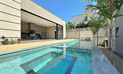 Sobrado com piscina à venda em condomínio 04 suítes 04 vagas alphaville