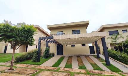 Sobrado 3 suítes à venda no condomínio Residencial Formosa