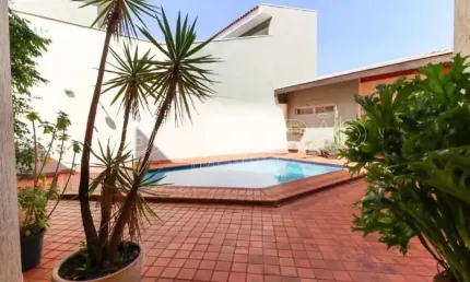Casa sobrado com piscina para Venda no Jd. Califórnia