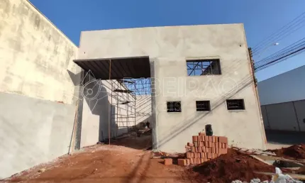 Galpão para locação com 150m², pé direto de 7m, mezanino, 3 vagas recuadas, 2 banheiros e copa em esplanada da estação