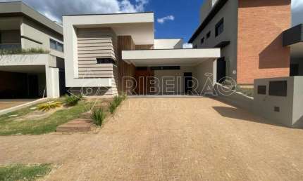 Casa Térrea com 3 Suítes e Piscina para Venda em Condomínio