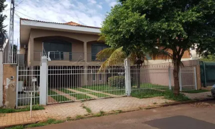 Sobrado com 4 dormitórios para locação e venda na Ribeirânia