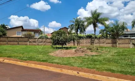 Terreno comercial com 736,66m² no Alto do Bonfim para venda