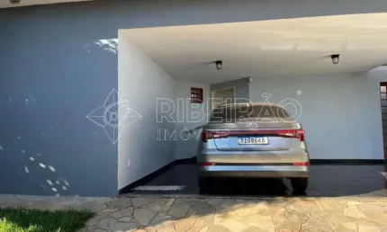 Casa com 03 dormitórios e piscina a venda na Ribeirânia