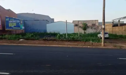 Área comercial ou residencial à venda no Pq. Ind. Tanquinho