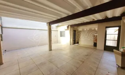 Casa térrea 3 dormitórios e quintal para venda no bairro Interlagos