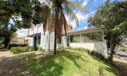 Casa comercial de esquina no Alto da Boa Vista - Rua Garibaldi com Rua José Leal